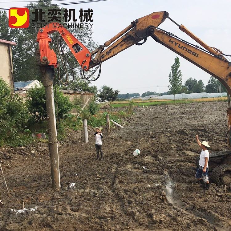 液压打桩 风光互补项目 光伏打桩机200挖机安装