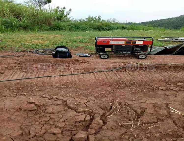 西气东输管道专用重庆运达焊机型号亮运达半自动内燃弧焊机ADQ1-300K纤维素下向焊专用中频技术小巧轻便