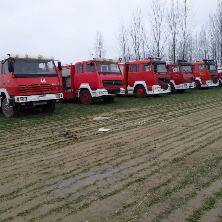 现车供应水罐消防车 大型退役消防车 森林救援消防车 厂区应急救援消防车