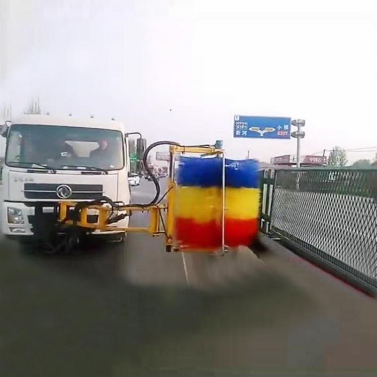 达沃多功能城市护栏清洗车 高速路围栏清洗机 工地隔离栏杆清洁车厂家现货