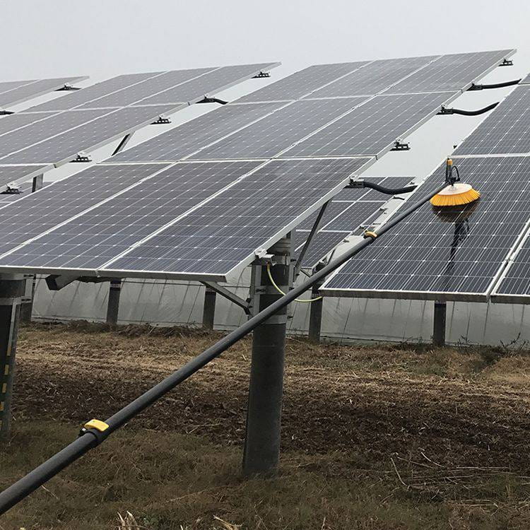 四驱光伏清洁车 光伏电站清洗机 太阳能光伏板清洁车