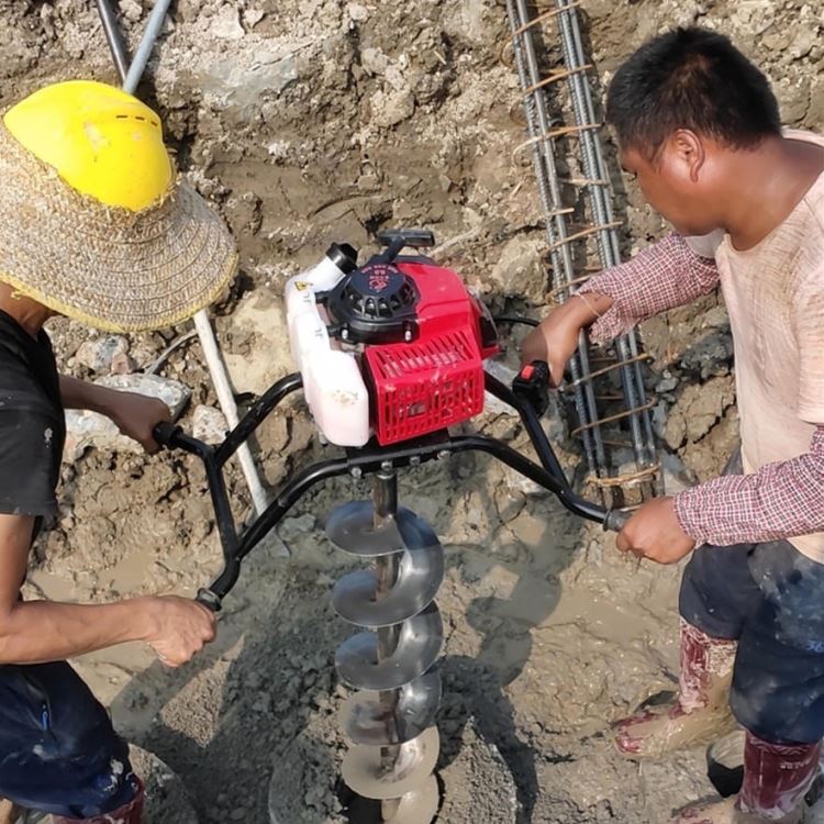 雷力打桩取土掏泥机 手扶式掏桩机 汽油螺旋管桩机视频